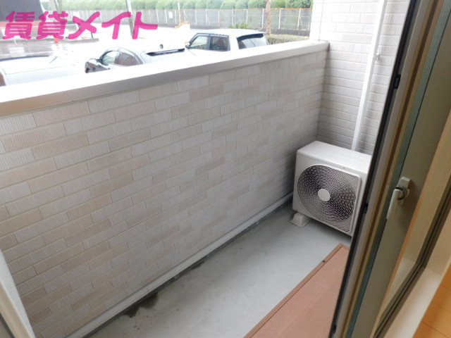 バルコニー　同物件別室画像