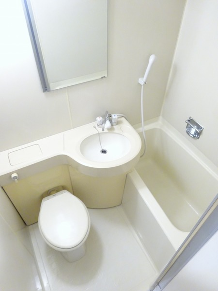 バス・シャワールーム　お風呂で日々の疲れを落としましょう