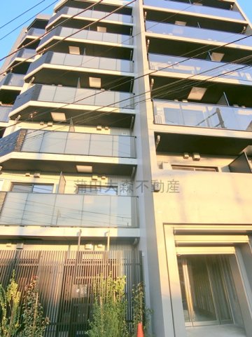 建物外観　2025年11月築　RC鉄筋コンクリート造地上7階建て総戸数