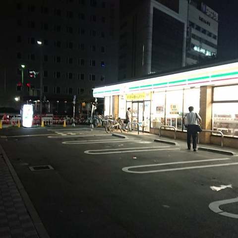 コンビニ　セブンイレブン　姫路南駅前町店（コンビニ）まで180m