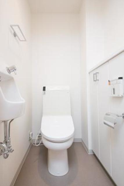 トイレ　※写真は同タイプ住戸です。