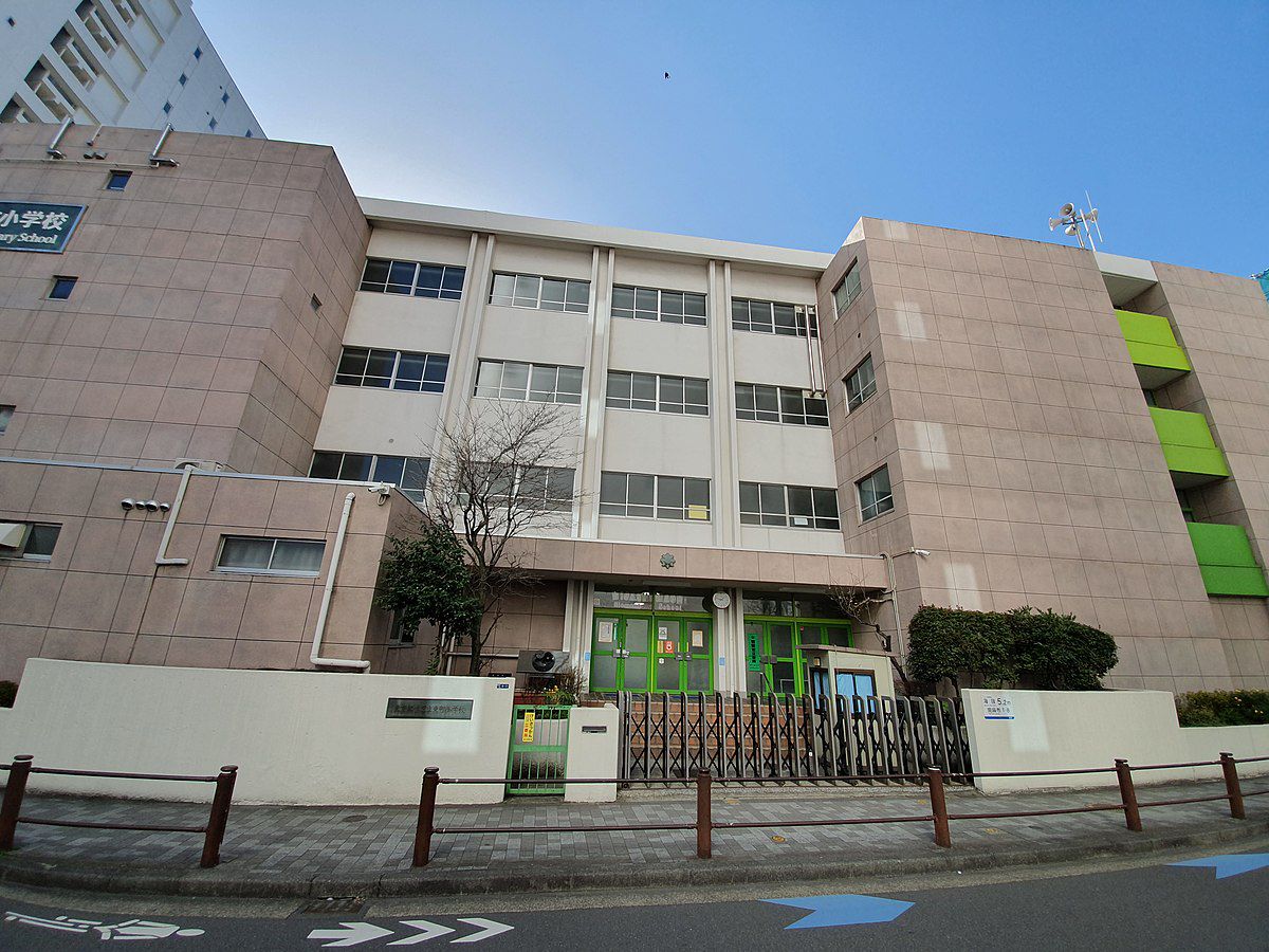 小学校　東町小学校（小学校）まで115m