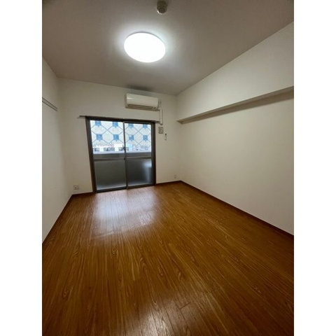 居室・リビング　※写真は同じマンションの違う部屋のものになります。