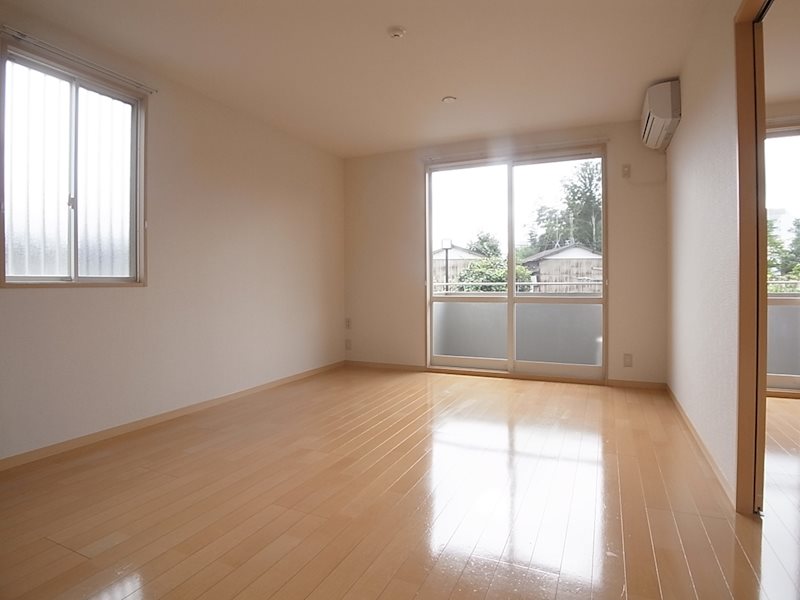 居室・リビング　☆二面採光の明るいリビングです☆