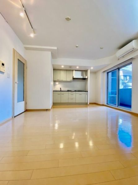 居室・リビング　別号室参考写真