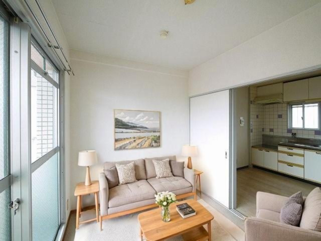 居室・リビング　CGで家具等を配置したもので家具等は含まれません