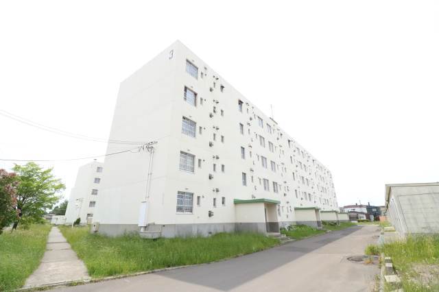 建物外観　５階建て♪