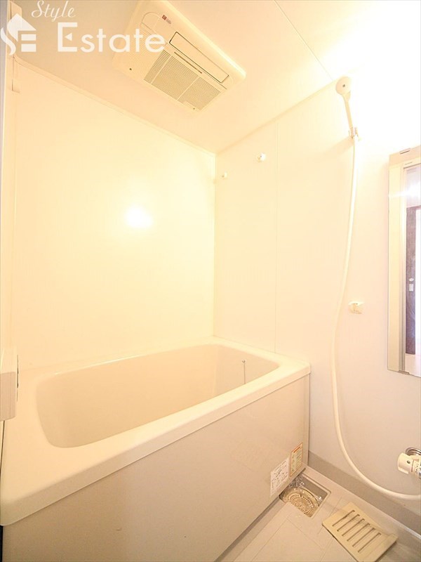 バス・シャワールーム　バスルーム