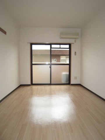 居室・リビング　別号室の写真です。