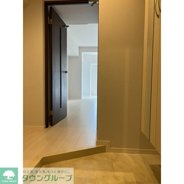 玄関　※同タイプ・別部屋の写真になります