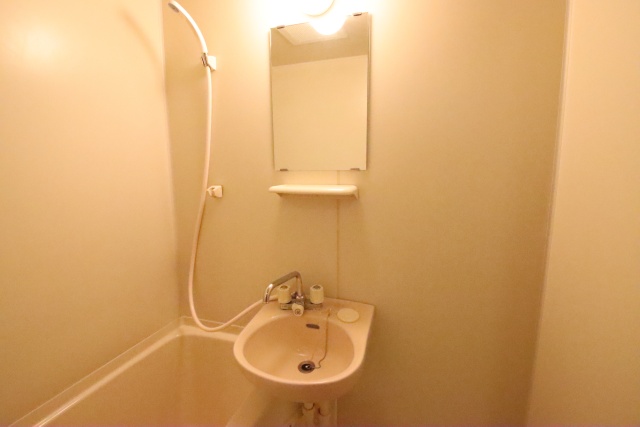 洗面設備　※別号室のお写真のため現況優先