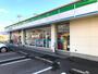 コンビニ　ファミリーマート岩出曽屋店（コンビニ）まで912m