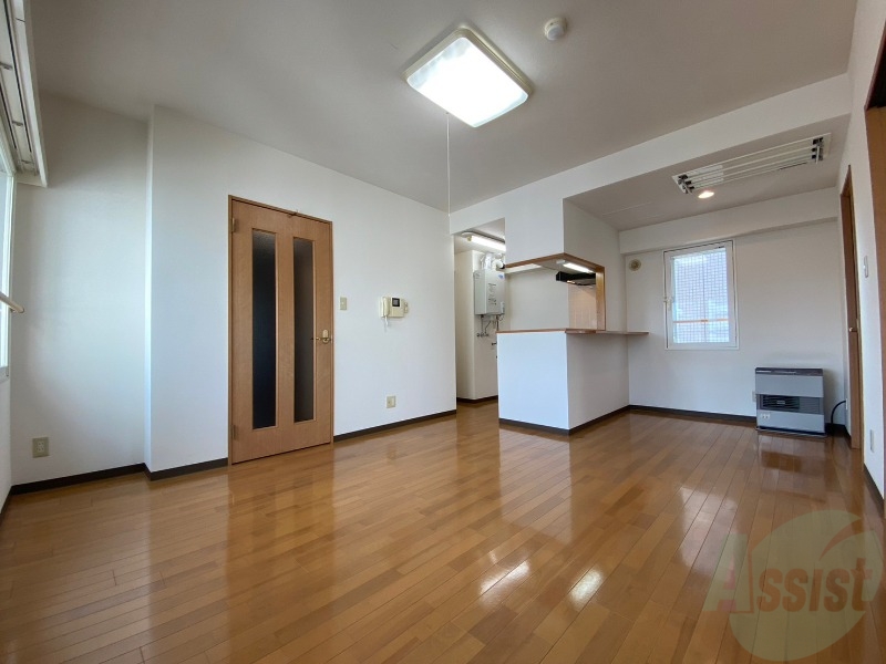 居室・リビング　広くてキレイなお部屋が広がっていて、充実した生活が送れそう。