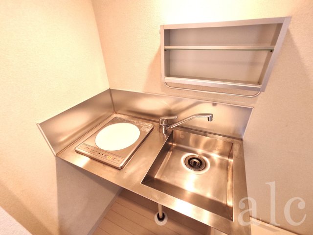 キッチン　コンパクトなキッチンで掃除もラクラク