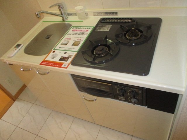 キッチン　システムキッチン（2口ガスコンロ・グリル付）