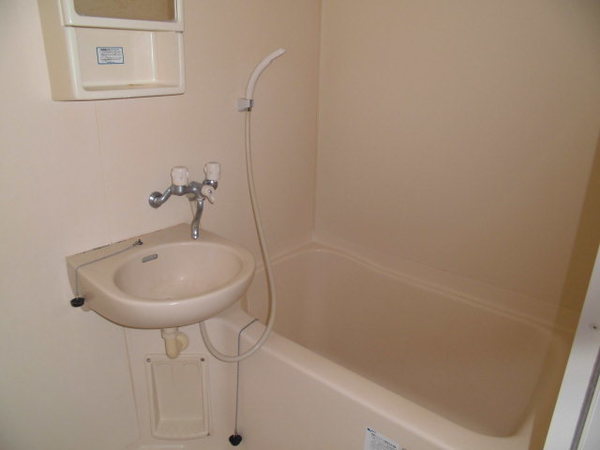 バス・シャワールーム　同タイプ２０５