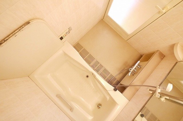 バス・シャワールーム　日々の疲れを癒すお風呂付です