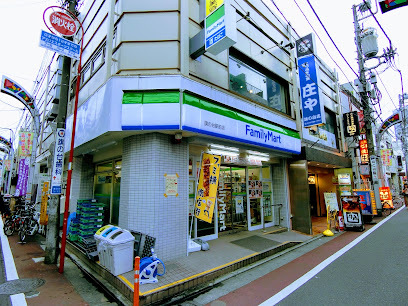 コンビニ　ファミリーマート旗の台駅前店（コンビニ）まで165m