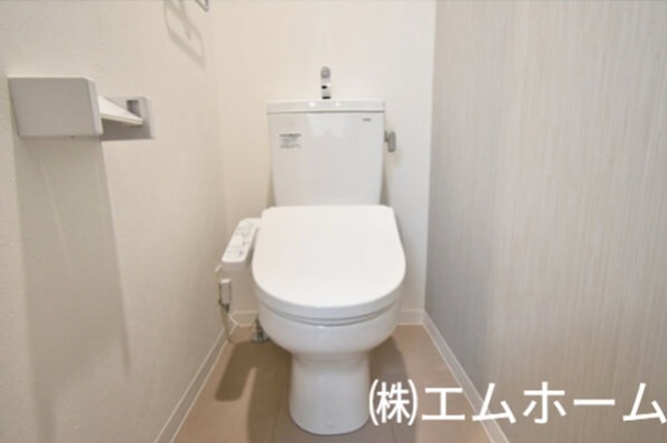 トイレ　温水洗浄便座付トイレ