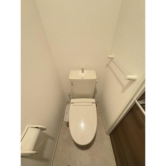 トイレ　※別部屋写真、現況優先