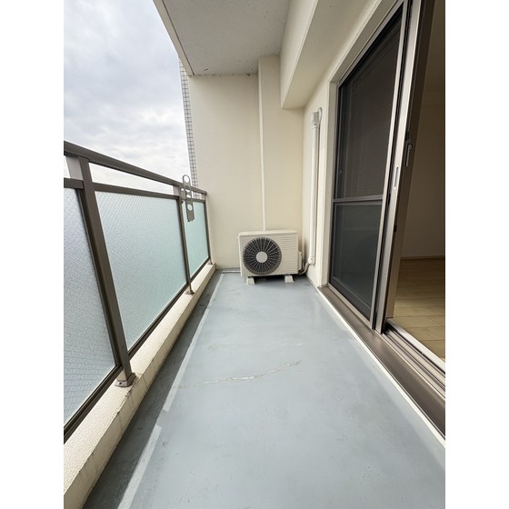 バルコニー　※別部屋写真、現況優先