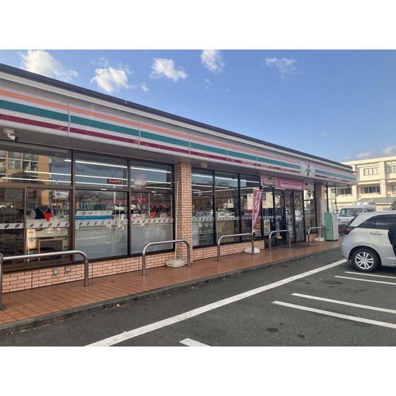 コンビニ　セブンイレブン熊本江越１丁目店（コンビニ）まで328m