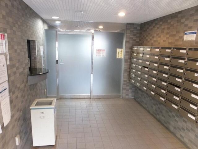 エントランス　共用部分の入り口です