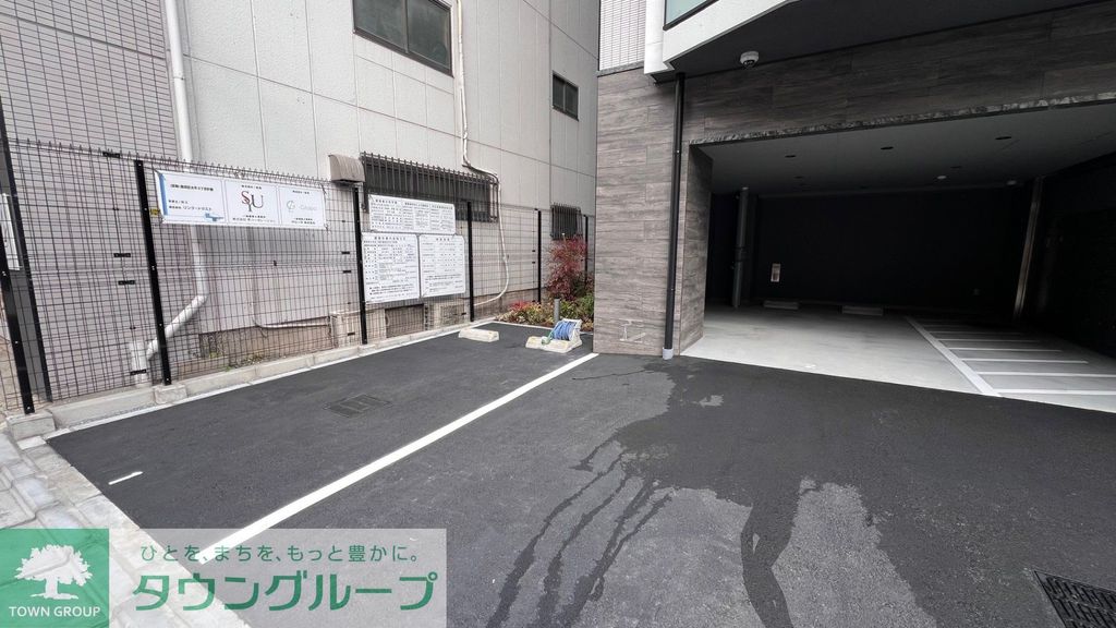 駐車場　駐車場