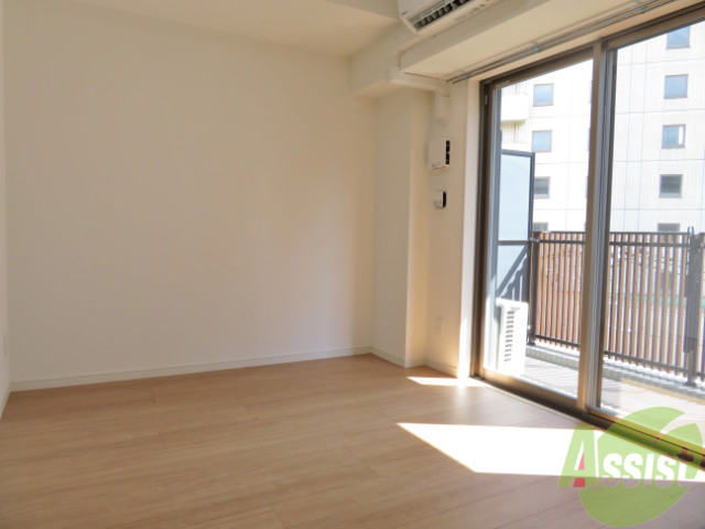 居室・リビング　リビングは陽当たりも良く昼間は明るく照らしてくれますね。