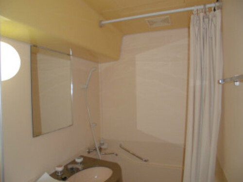 バス・シャワールーム　バス（2018年7月撮影）