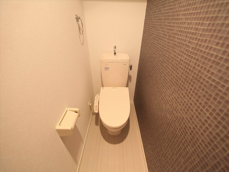 トイレ　温水洗浄暖房便座付トイレ