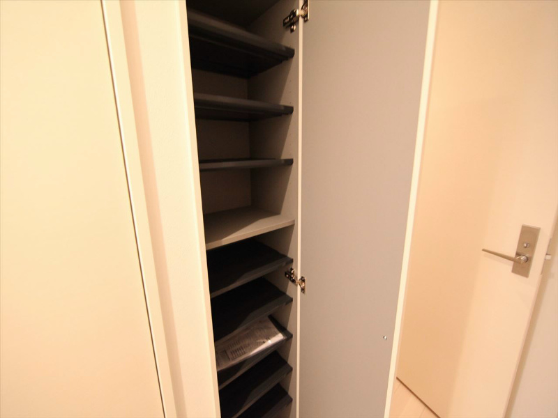 玄関　玄関　シューズボックス（収納充実してます）