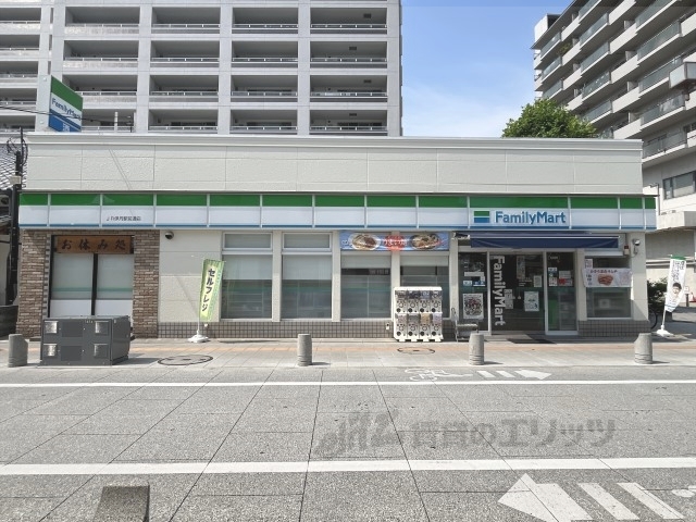 コンビニ　ファミリーマートＪＲ伊丹駅前通（コンビニ）まで280m