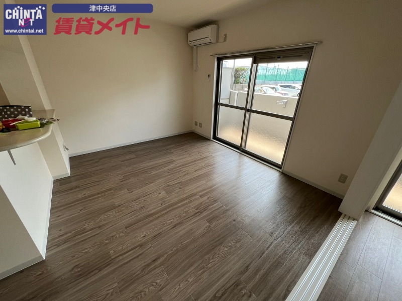 居室・リビング　同型参考写真