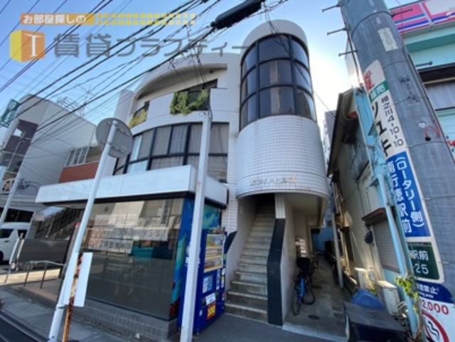 建物外観　至近には２４時間スーパーや飲食店で利便性〇