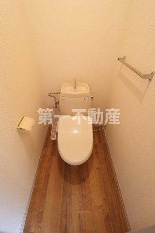 トイレ　温水洗浄便座