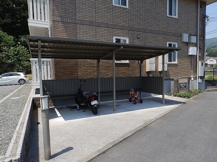 その他共有部分　屋根付き駐輪場