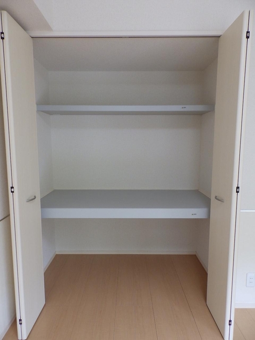 収納　洋室6帖の物入