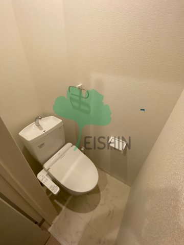 トイレ　建設中のため同シリーズの写真です。