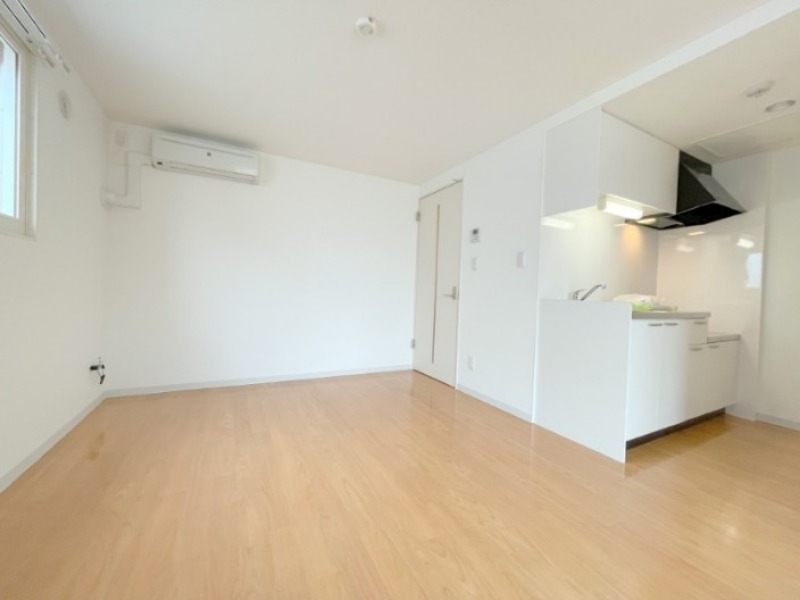 居室・リビング　明るいリビングです！