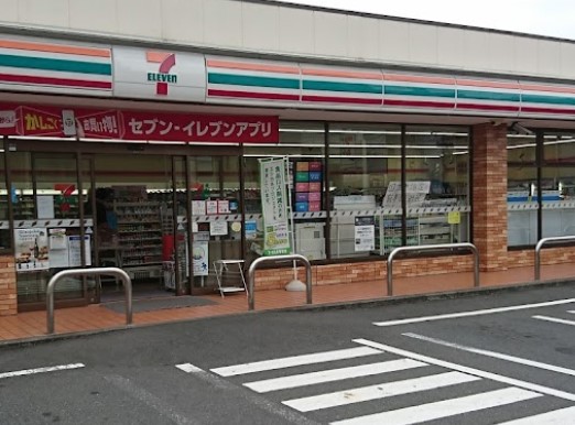 コンビニ　セブンイレブン★（コンビニ）まで594m