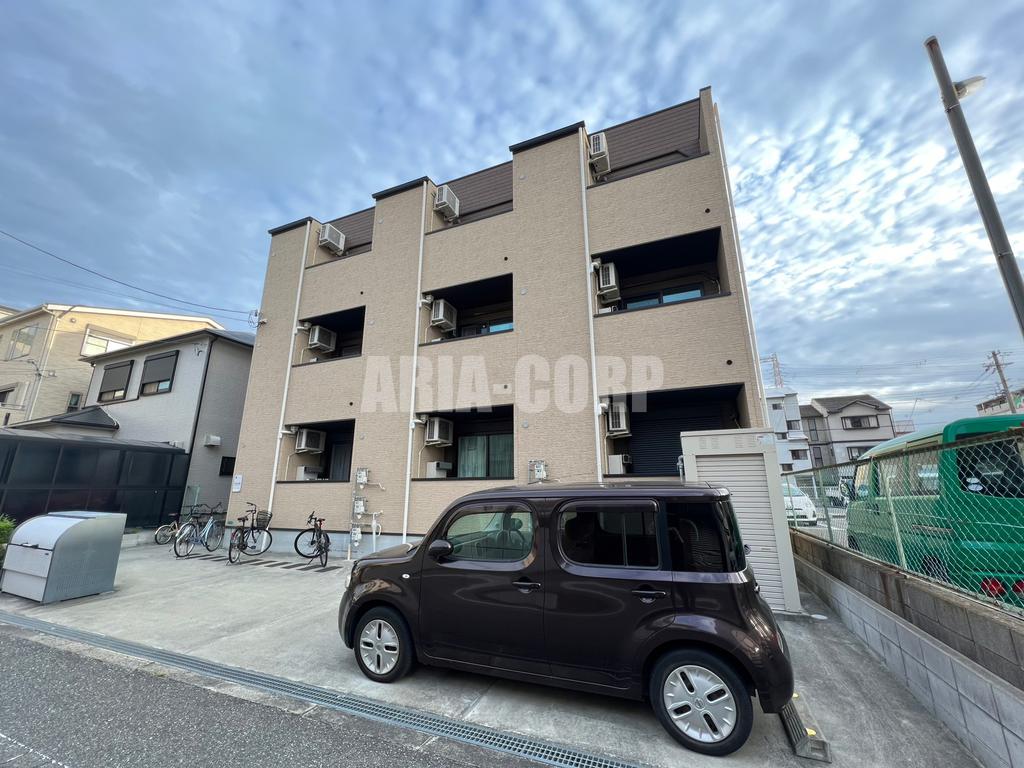 建物外観　2018年完成、大手ハウスメーカー施工デザイナーズアパート！