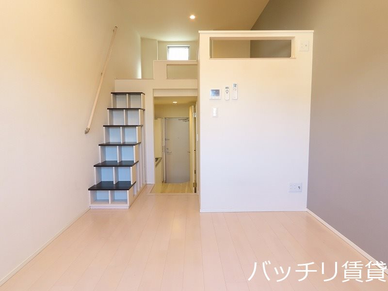 居室・リビング　別号室タイプの為、現状を優先致します。