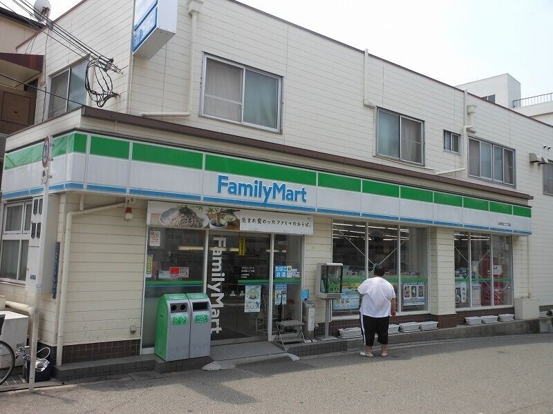 コンビニ　ファミリーマート出来島二丁目店（コンビニ）まで400m