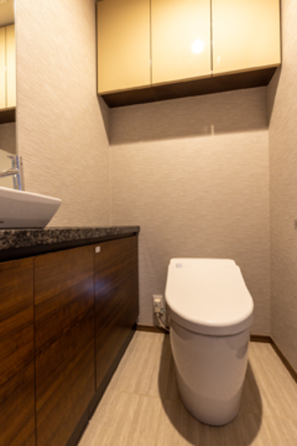 トイレ　※写真は同タイプ住戸です。