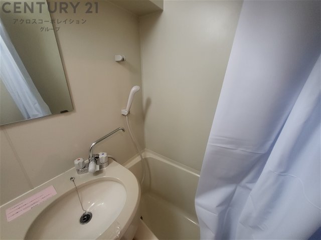 バス・シャワールーム　シンプルで清潔感のあるユニットバスです！