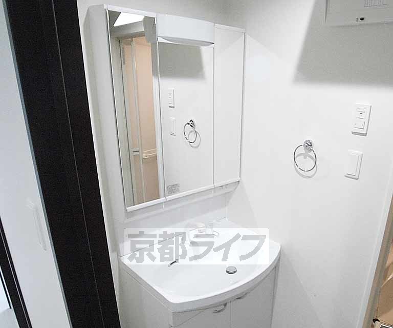 洗面設備　朝の支度はこちらでどうぞ