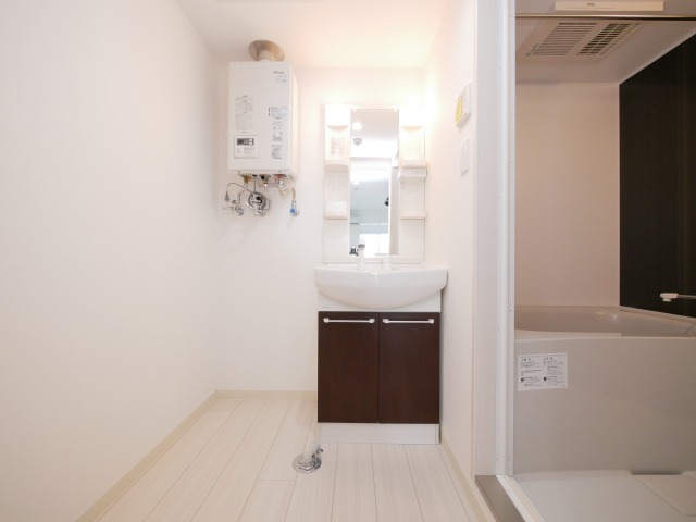 洗面設備　忙しい朝に嬉しいシャンプードレッサー完備♪