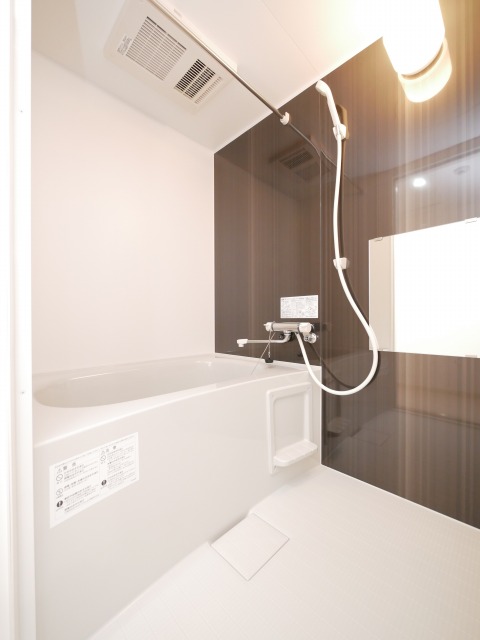 バス・シャワールーム　広々とした浴室で快適お風呂ライフ♪