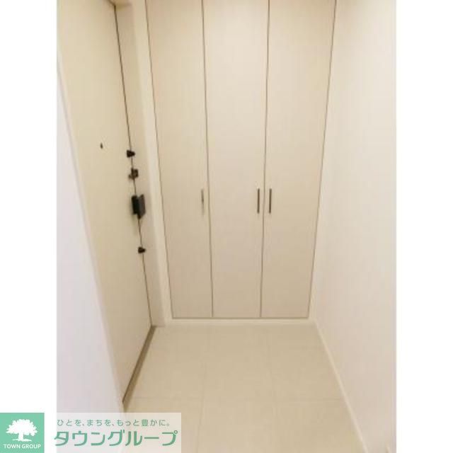 玄関　※写真は同タイプ住戸です。